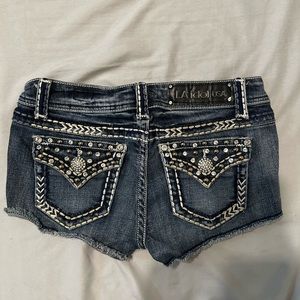 LA idol shorts